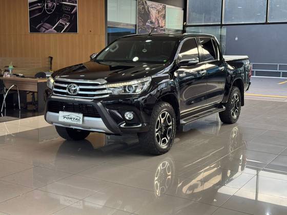 TOYOTA HILUX 2.8 SRX 4X4 CD 16V DIESEL 4P AUTOMÁTICO